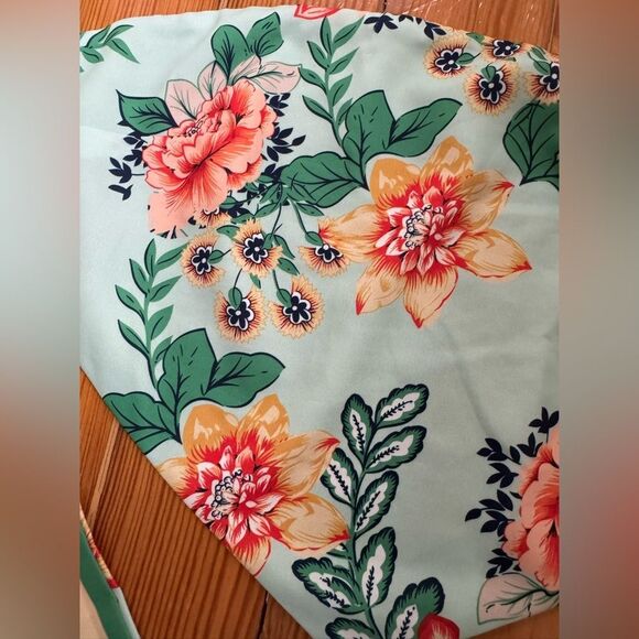 Superdown Floral Wrap Top - Picture 2 of 6